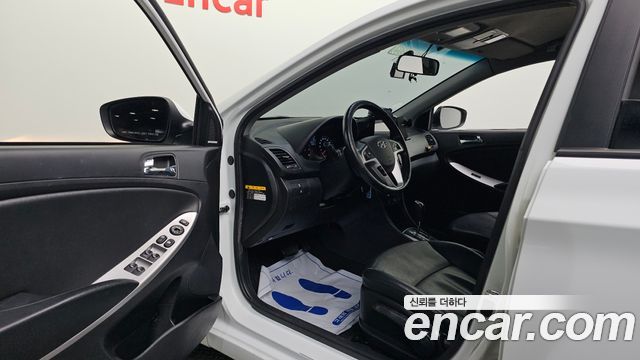 Hyundai Accent 2014 — photo 13