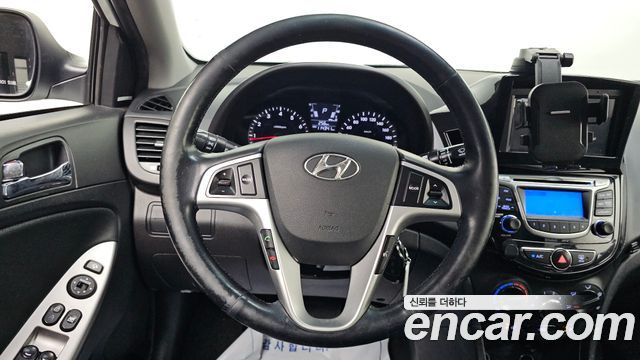Hyundai Accent 2014 — photo 22
