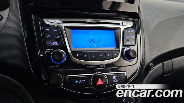 Hyundai Accent 2014 — photo 24