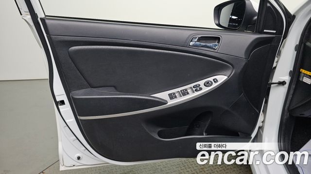 Hyundai Accent 2014 — photo 14