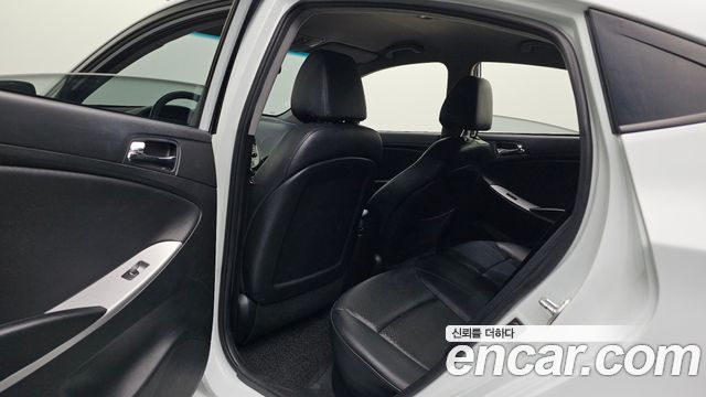 Hyundai Accent 2014 — photo 16
