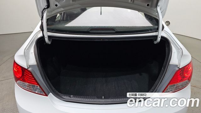 Hyundai Accent 2014 — photo 29