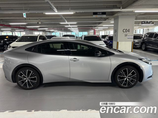 Toyota Prius 2024 — photo 3