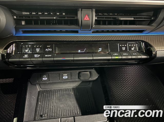 Toyota Prius 2024 — photo 10