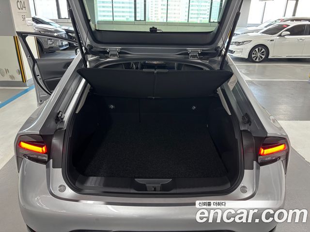 Toyota Prius 2024 — photo 17