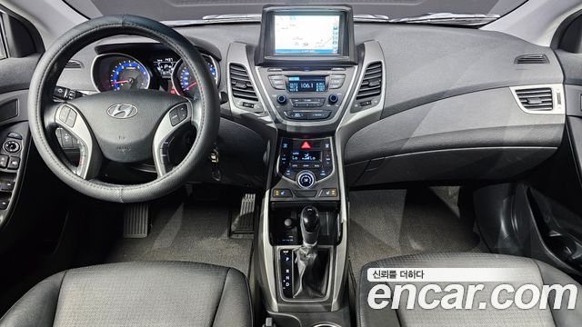 Hyundai AVANTE 2014 — photo 10