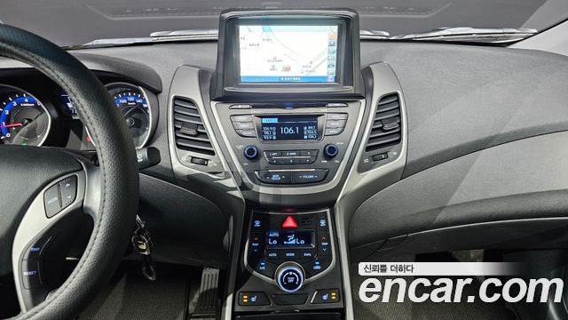 Hyundai AVANTE 2014 — photo 19