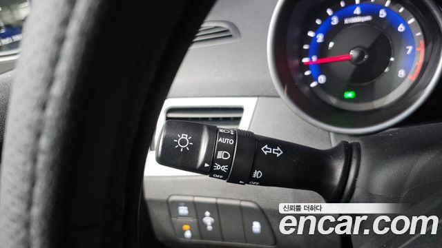 Hyundai AVANTE 2014 — photo 25