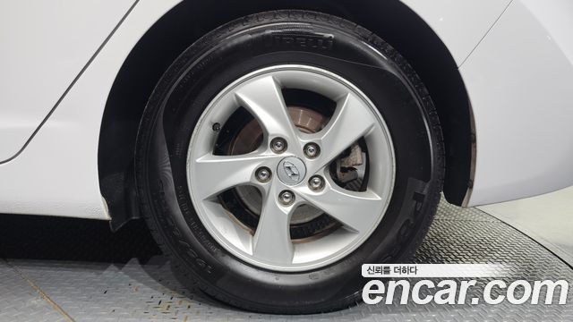 Hyundai AVANTE 2014 — photo 7