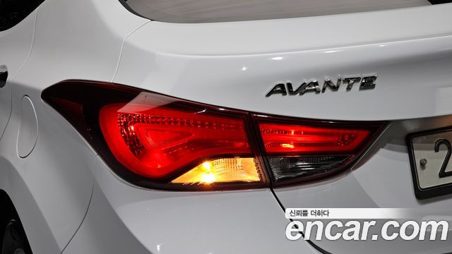 Hyundai AVANTE 2014 — photo 9