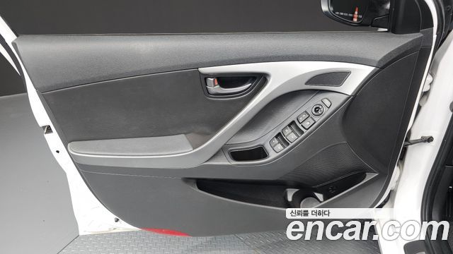 Hyundai AVANTE 2014 — photo 14