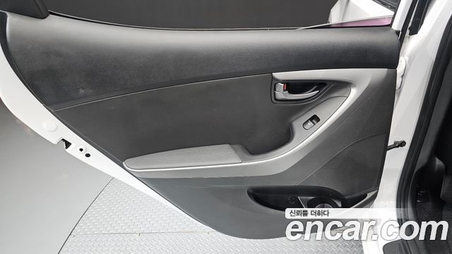Hyundai AVANTE 2014 — photo 15
