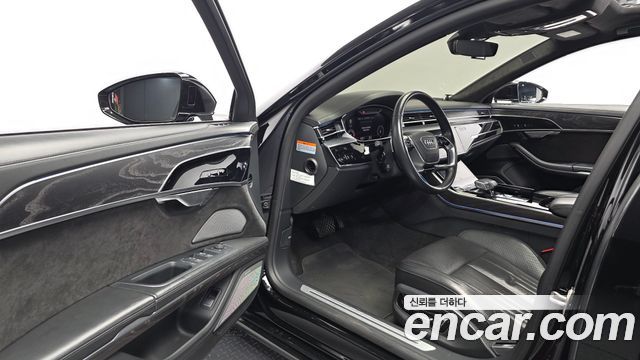Audi A8 2021 — photo 13