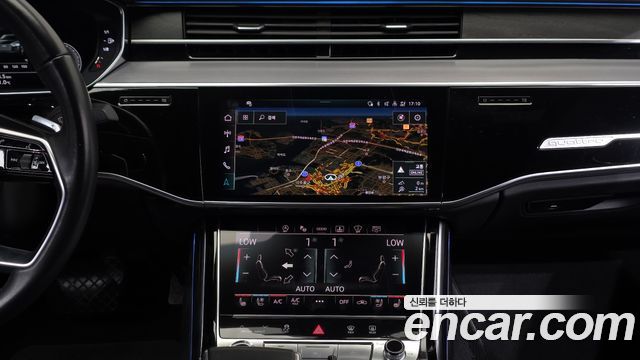Audi A8 2021 — photo 21