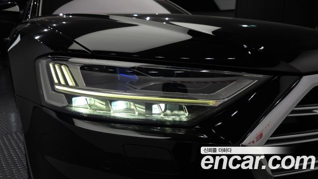 Audi A8 2021 — photo 8