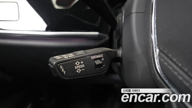 Audi A8 2021 — photo 27