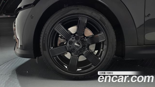Mini Cooper Convertible 2023 — photo 5