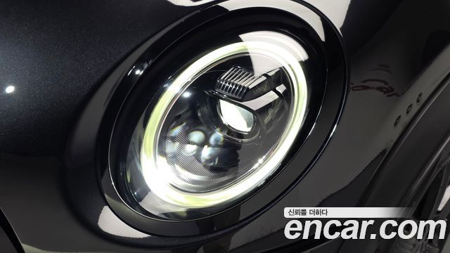 Mini Cooper Convertible 2023 — photo 8