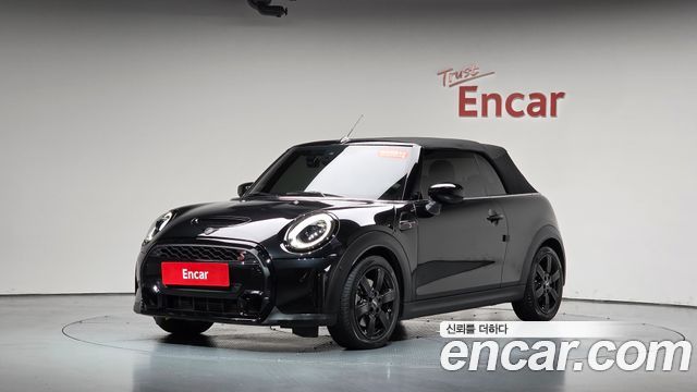 Mini Cooper Convertible 2023 — photo 33