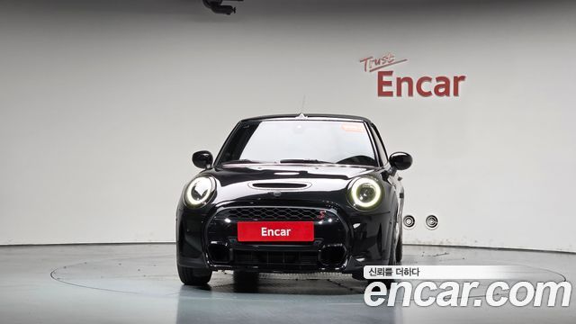 Mini Cooper Convertible 2023 — photo 35