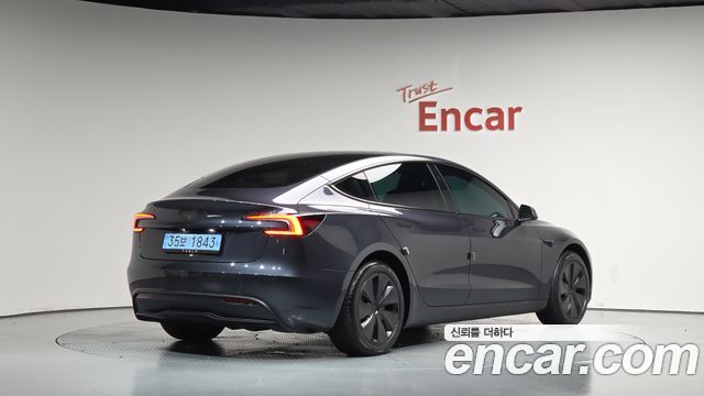 Tesla Model 3 2026 — photo 2
