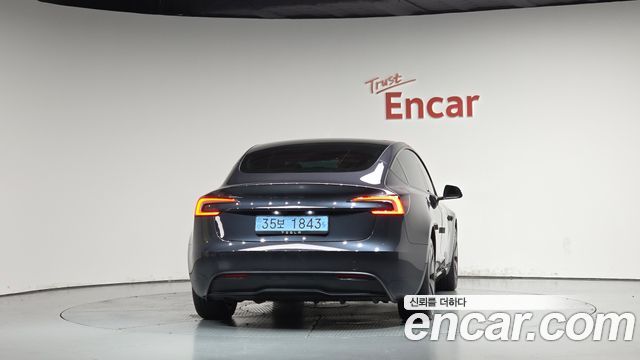 Tesla Model 3 2026 — photo 4