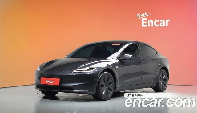 Tesla Model 3 2026 — photo 1