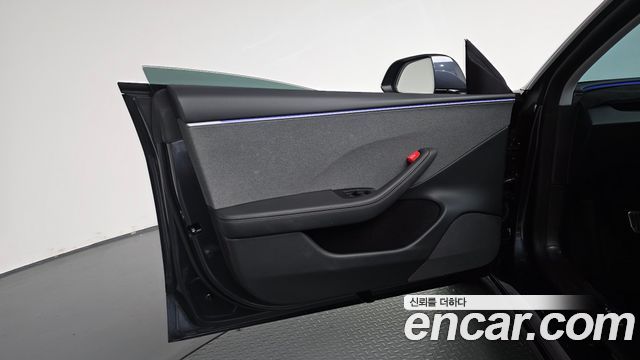Tesla Model 3 2026 — photo 14