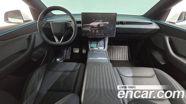 Tesla Model Y 2026 — photo 10