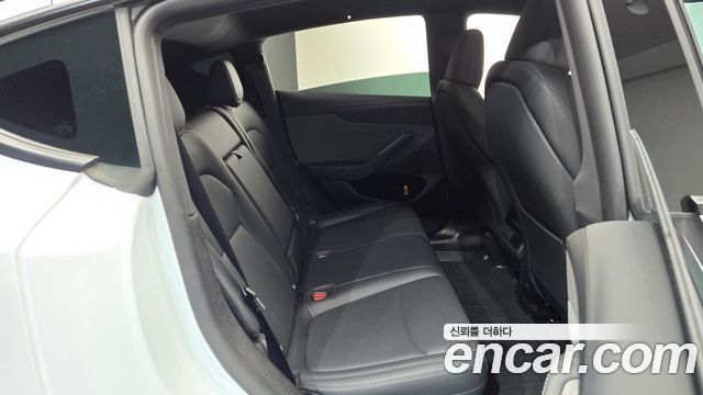 Tesla Model Y 2026 — photo 17