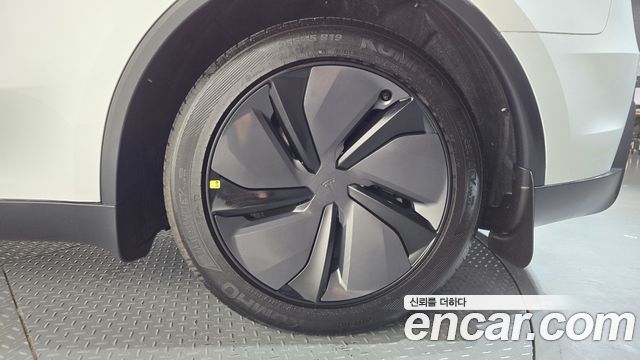 Tesla Model Y 2026 — photo 7