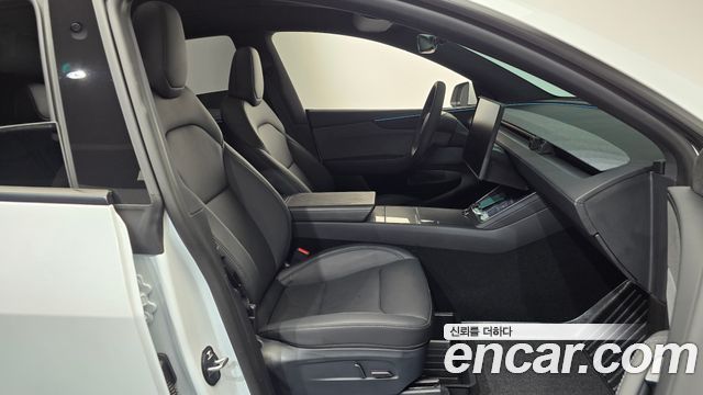 Tesla Model Y 2026 — photo 16