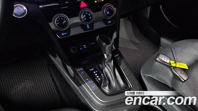 Hyundai AVANTE 2019 — photo 12