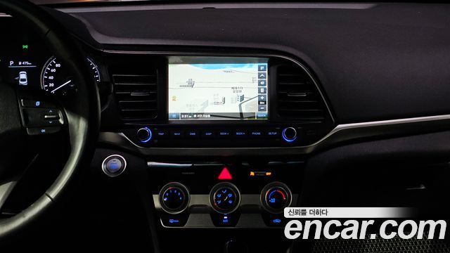 Hyundai AVANTE 2019 — photo 20