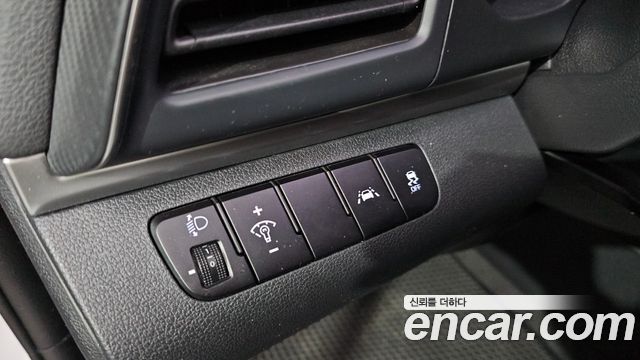 Hyundai AVANTE 2019 — photo 23