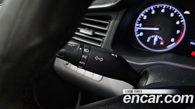 Hyundai AVANTE 2019 — photo 24