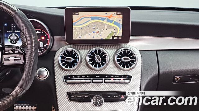Mercedes-Benz C-Class 2017 — photo 12