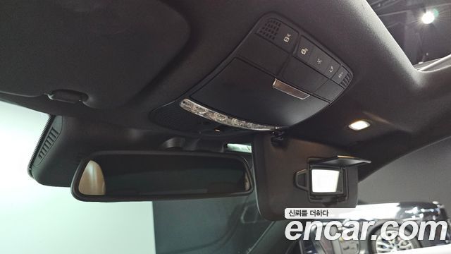 Mercedes-Benz C-Class 2017 — photo 15