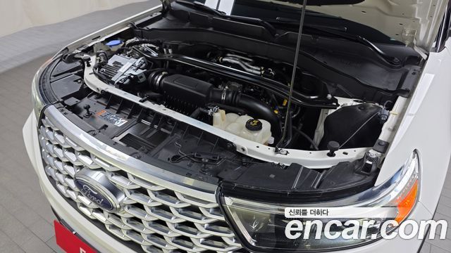 Ford Explorer 2022 — photo 6