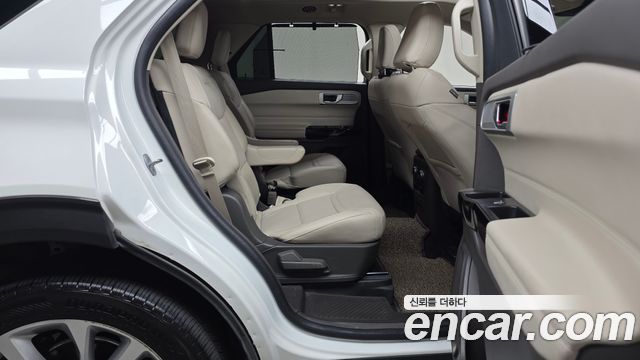 Ford Explorer 2022 — photo 17