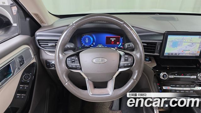 Ford Explorer 2022 — photo 20