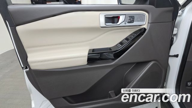 Ford Explorer 2022 — photo 14