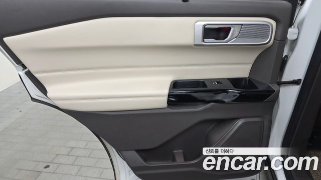 Ford Explorer 2022 — photo 15