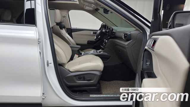 Ford Explorer 2022 — photo 16