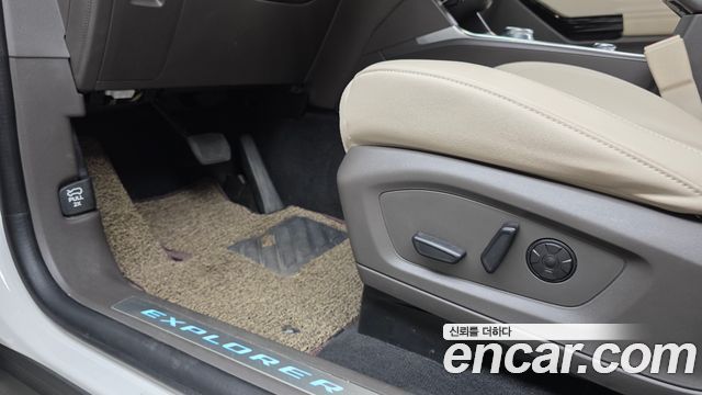 Ford Explorer 2022 — photo 30