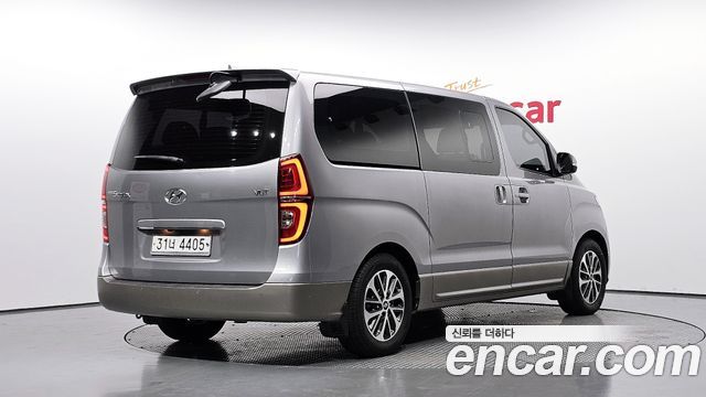 Hyundai Starex 2019 — photo 2