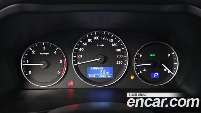 Hyundai Starex 2019 — photo 8