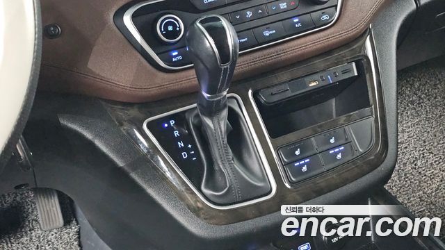 Hyundai Starex 2019 — photo 9