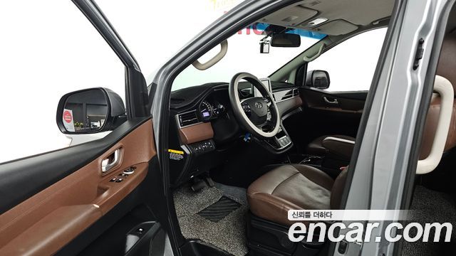 Hyundai Starex 2019 — photo 10