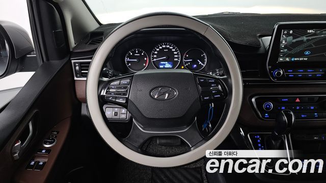 Hyundai Starex 2019 — photo 12